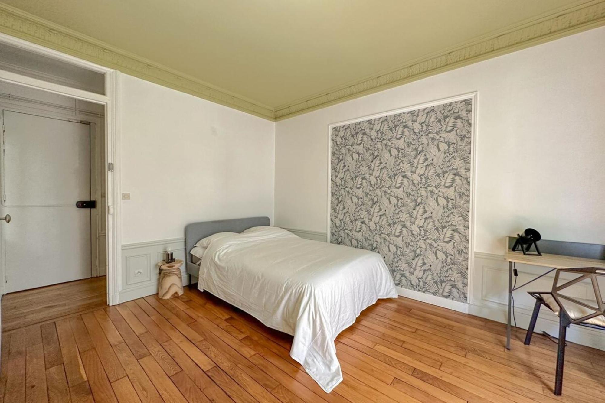 Flexliving - Whole Flat - Bachaumont Apartment *