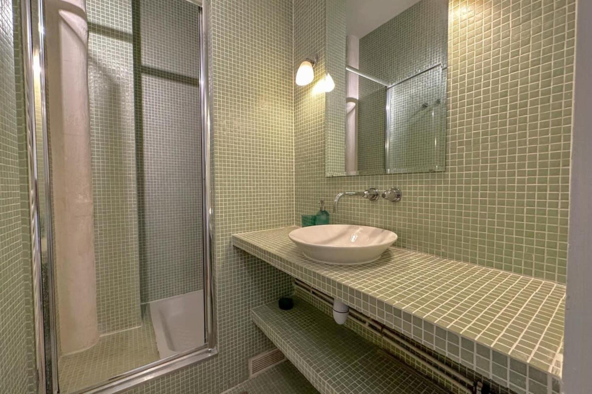 Flexliving - Whole Flat - Bachaumont Apartment *
